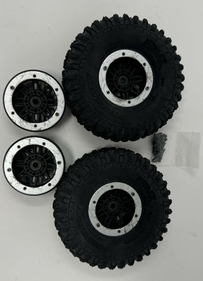 Beadlock 1.9” Wheels and 2x Hyrax